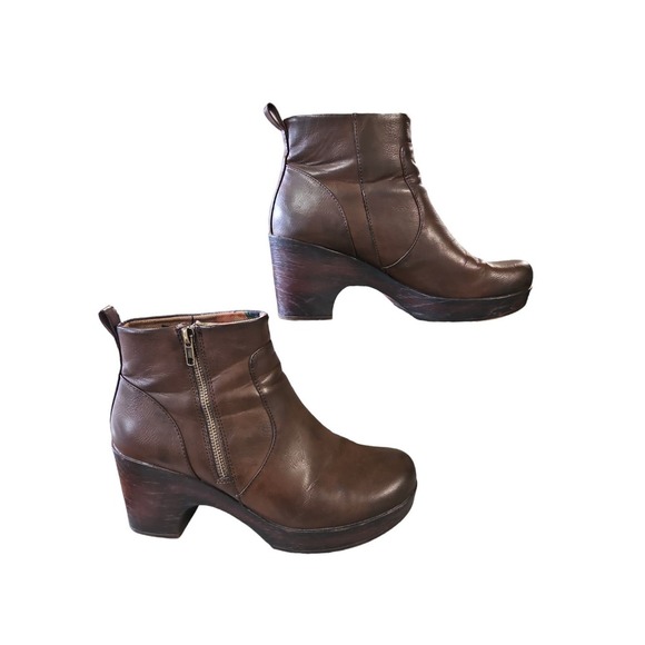 b.o.c. Shoes - B.O.C. BrownBlakelynn Zip Ankle Booties Women's Sz 11